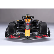 Bburago 28030V 1/24 2023 F1 Red Bull Racing RB-19 #1 Verstappen Champion in Showcase