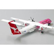 JC wings XX2206 1/200 QantasLink Bombardier Dash 8-Q400 Pink Ribbon Reg: VH-QOH With Stand