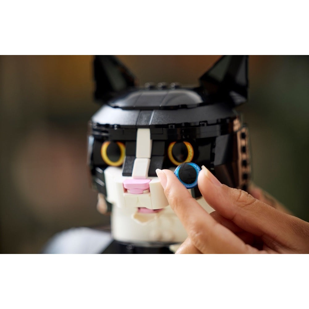 LEGO 21349 Ideas Tuxedo Cat