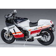 Hasegawa 21732 1/12 Suzuki RG400I Early Version Red/White Colour with Under Cowl