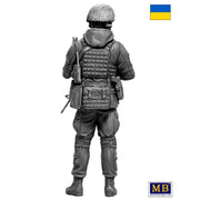 Master Box 24085 1/24 Ukrainian-Russian War Series Kit No.1 Ukrainian Soldier Defence of Kyiv March 2022