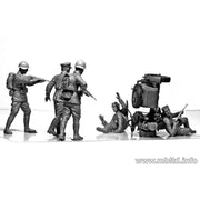 Master Box 3590 1/35 Accident Soviet and German Military Men Summer 1941